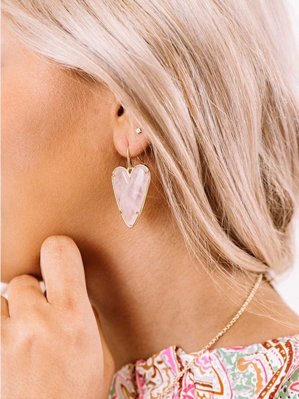 Kendra Scott Ansley Heart Earrings in Rose Quartz & Gold